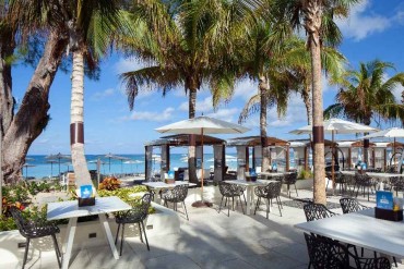 Best Waterfront Bar in the Cayman Islands